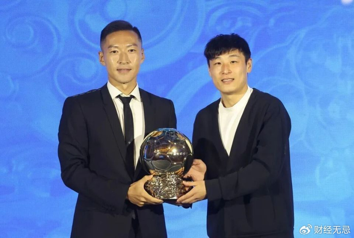 竞彩专家-足球，正在帮南京讲一个新故事|上海|苏超|杭州|北京|中国金球奖_新浪体育_新浪新闻